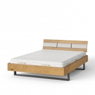 Dubová posteľ s čiastočne čalúneným čelom na oceľových podnožiach - 25033