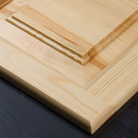 Dřevěná skříň BASIC, třídveřová se dvěma zasuvkami - 5